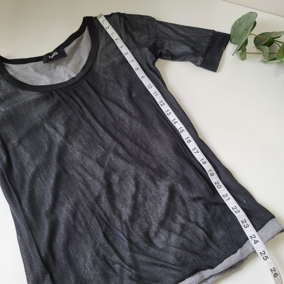 D&G Dolce and Gabbana mesh net tee *flaw* - Picture 10 of 13